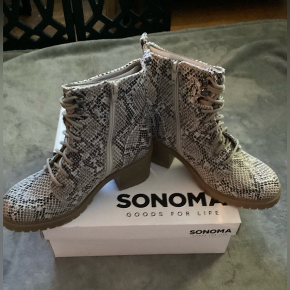 Faux Snakeskin Lace Up Combat Like Boots New in Box by Sonoma Goods for Life - Picture 8 of 12